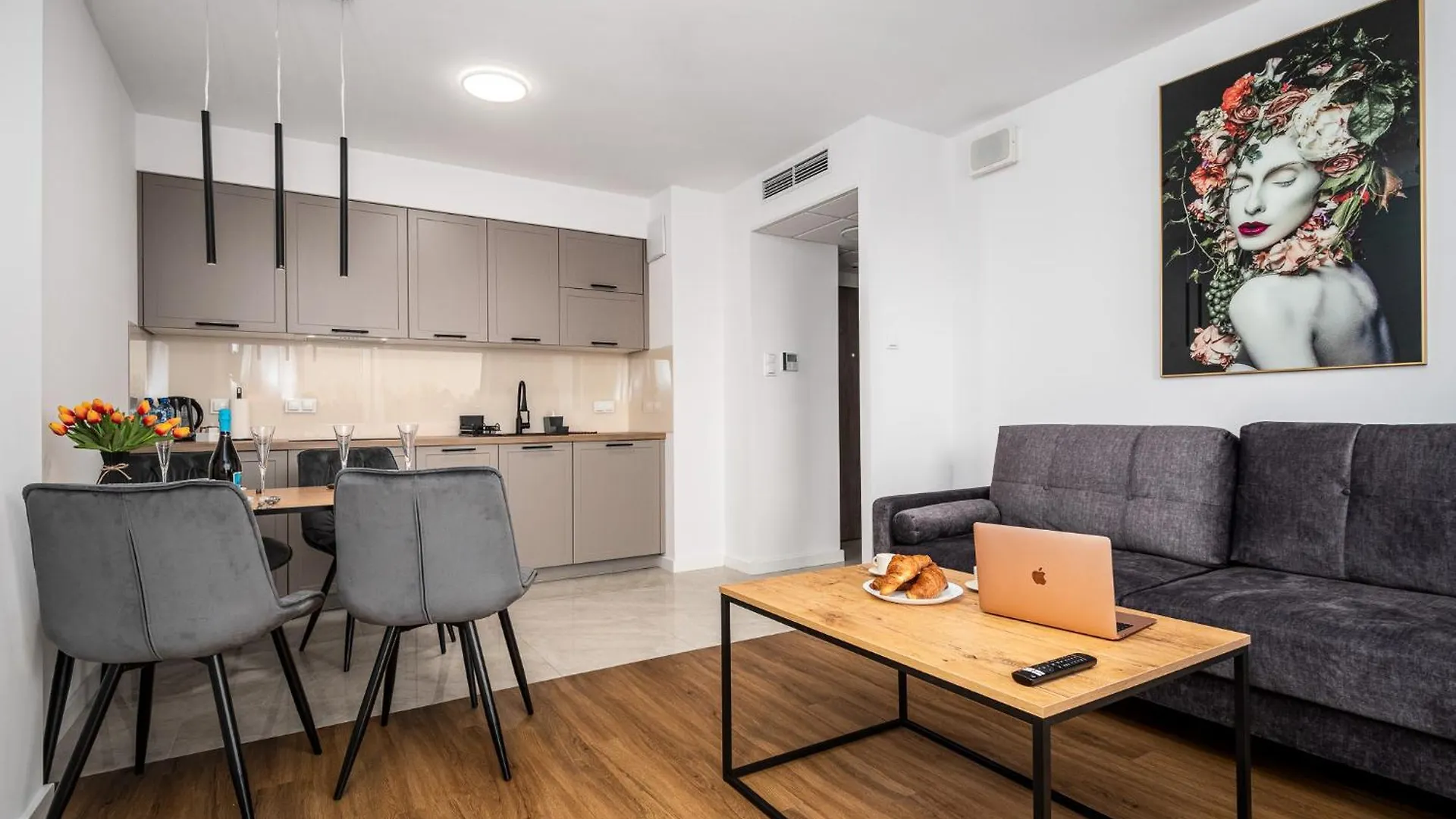 Pileckiego Residence Warsaw Aparthotel
